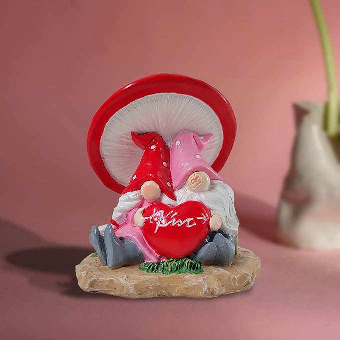 Garden Pink Tiny Gnome Couple Statue with Red Heart Mushroom Funny Outdoor Resin Figurines Home Decorations Valentine’s Day Housewarming Ornament Gift