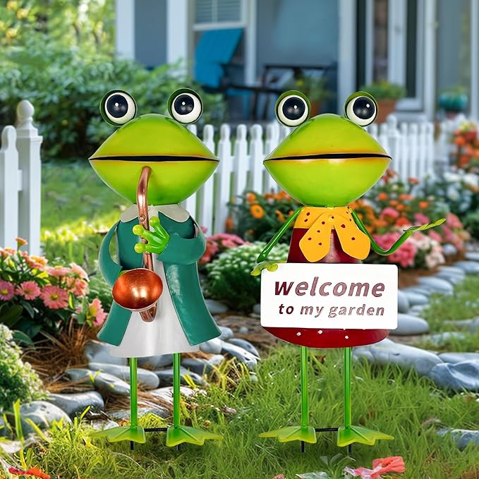 HONGLAND Metal Frog Garden Decor - Metal Frog Outdoor Statue -Outdoor Garden Decorations - 3D Frog Figurines - Christmas Holiday Lawn Patio Yard Fairy Garden Decor (with Welcome)